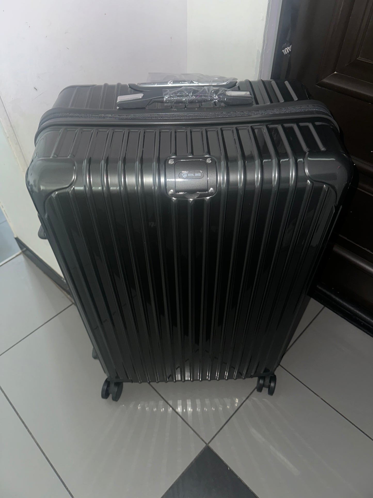 Collection Aluminium Gris foncés – Lot de 4 Valises Ultra-Résistantes